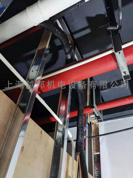 廣場(chǎng)美的商用中央空調安裝