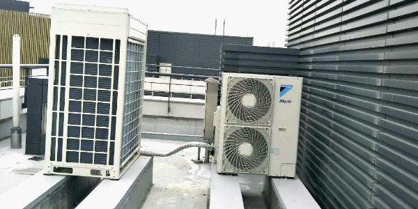 多個(gè)空調主機放到樓頂可以嗎？