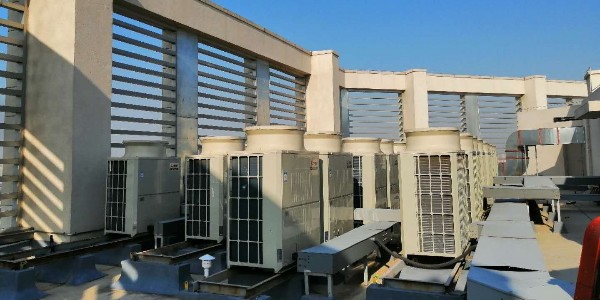 裸頂形式,10000平商場(chǎng)已有空調,再改造大概需要多少錢(qián)