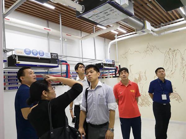 越邦機電領(lǐng)導考察