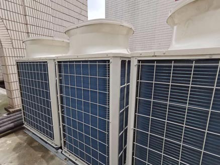 辦公室中央空調風(fēng)口維保清洗： 上海弘名電子中央空調清洗維保工程 上海弘名電子中央空調清洗維保工程 上海弘名電子中央空調清洗維保工程 上海弘名電子中央空調清洗維保工程 辦公室中央空調濾網(wǎng)清洗圖： 辦公室中央空調清洗維保 辦公室中央空調清洗維保